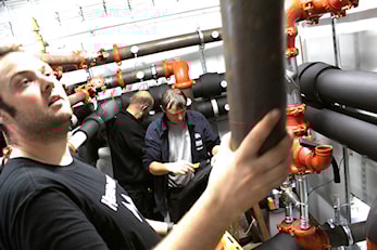 Folksomt i teknisk rom